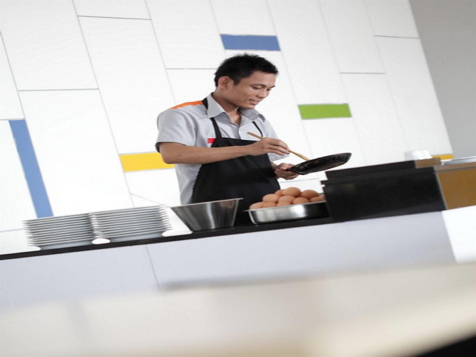 Amaris Hotel Mangga Dua Square Jacarta Exterior foto